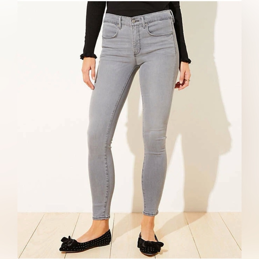 LOFT Mid Rise “Legging” Jean in Gray Size 28/6